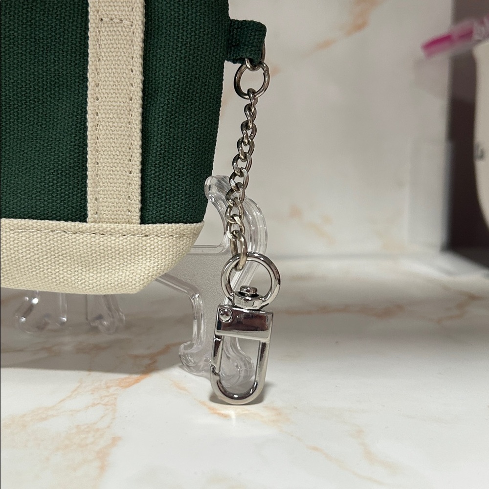 GAP Mini Tote Bag Charm Green & Cream Zipper Coin Pouch Keychain - Picture 3 of 7
